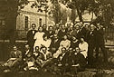 Kowel, 1922 r. Amatorskie Kko Dramatyczne 'Olimp'. W rodkowym rzdzie siedzi midzy paniami Rajmund Kopy.