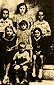 Łanowce, przed 1939 r. Leontyna Wadas, żona Stanisława z dziećmi, na krzesełku Ryszard Andrzej, chrześniak marszałka Edwarda Śmigłego-Rydza. Wszyscy zamordowani przez upowców 4 lutego 1944 r. 