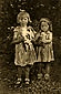 Gurów, kolonia w gminie Grzybowica. Ala i Natalia Stankiewicz, córki Stefana i Reginy, postrzelone i pokłute bagnetami podczas rzezi kolonii 11 lipca 1943 r. Ich matka i siostra zostały zamordowane.